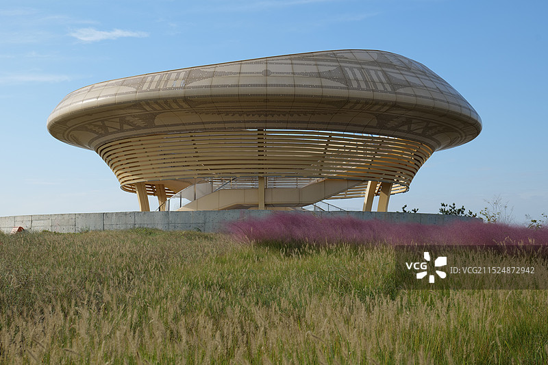 黄河边蘑菇造型观景建筑图片素材