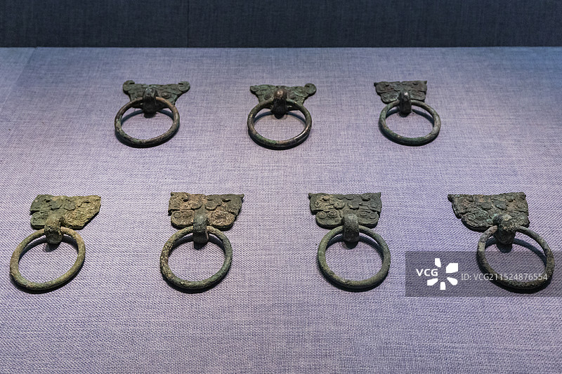 河北博物院 春秋战国 漆盘铜铺首图片素材