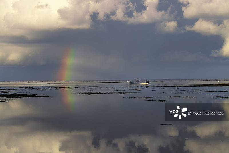 雨后彩虹— 马达加斯加圣玛丽岛图片素材