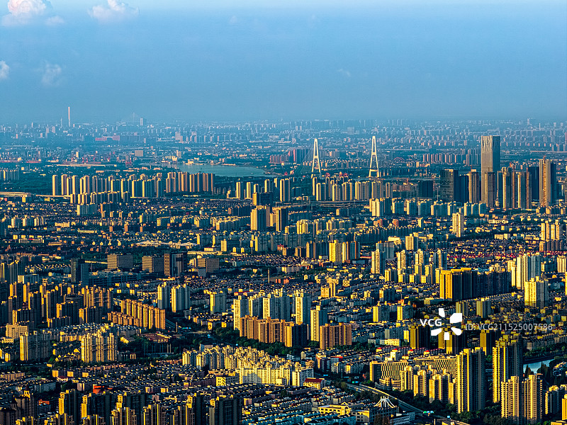 徐浦大桥 浦东杨思 上南新村 超级大都市黎明日出 上海黄浦江沿岸高楼林立 浦江东岸图片素材
