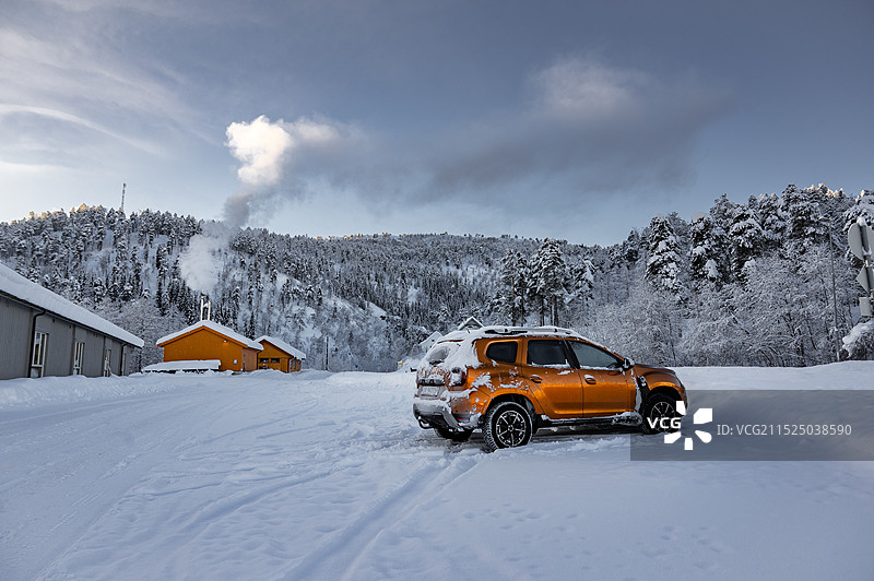雪地汽车图片素材