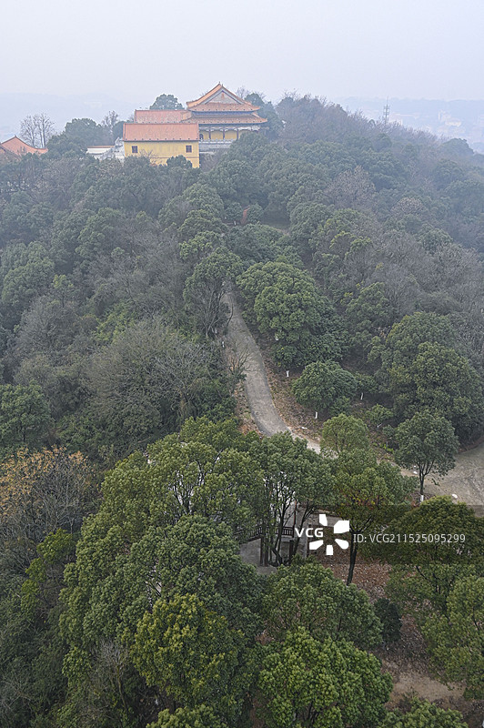 湖南岳阳著名寺庙圣安寺内地标万佛塔登高俯瞰风景特写图片素材