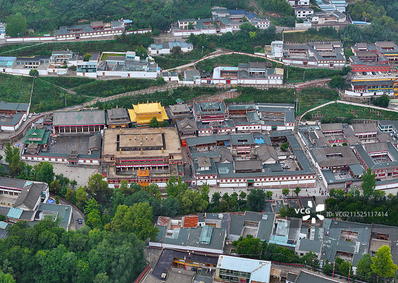 青海省西宁市湟中塔尔寺航拍图片素材