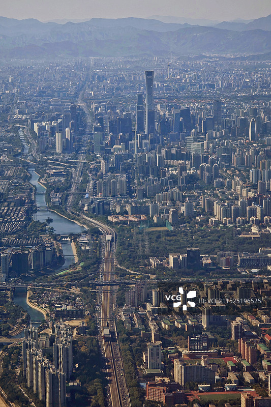 飞机上俯视北京中信大厦图片素材