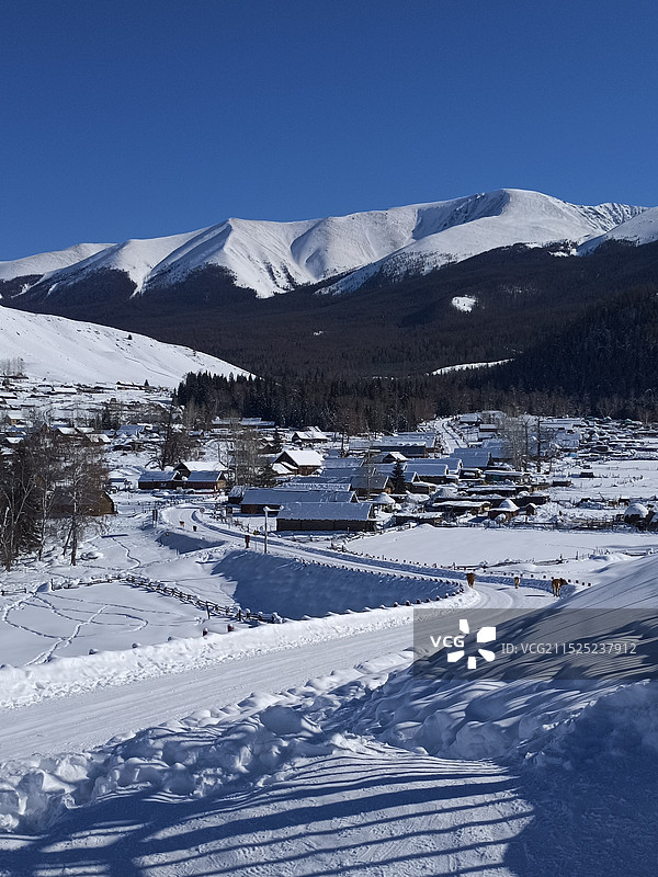 冬天的新疆超美图片素材