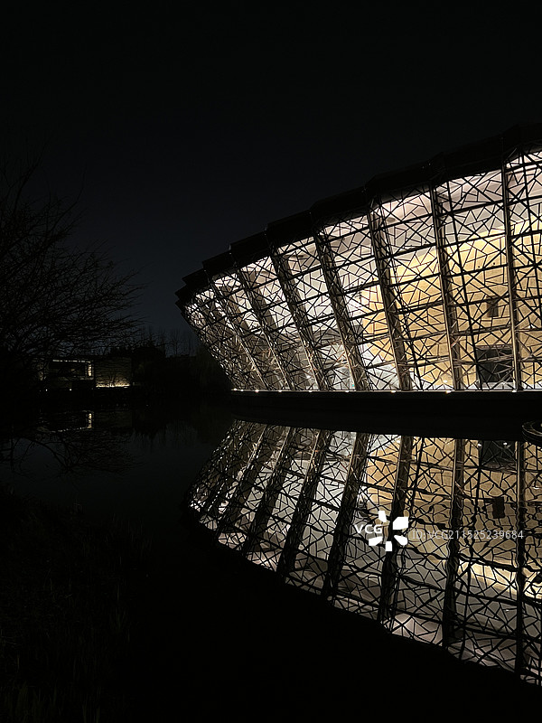 夜幕下的建筑图片素材
