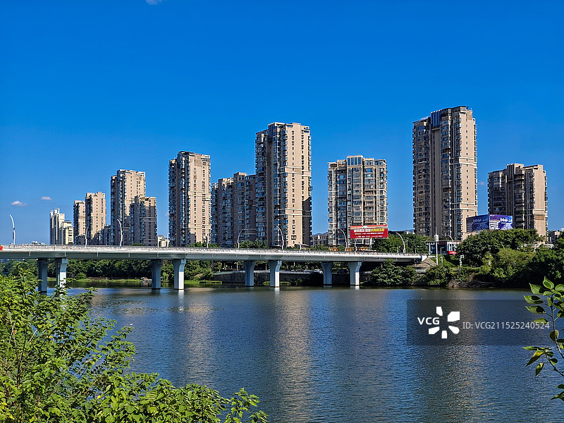 江西赣州章贡区西河大桥两岸风光图片素材