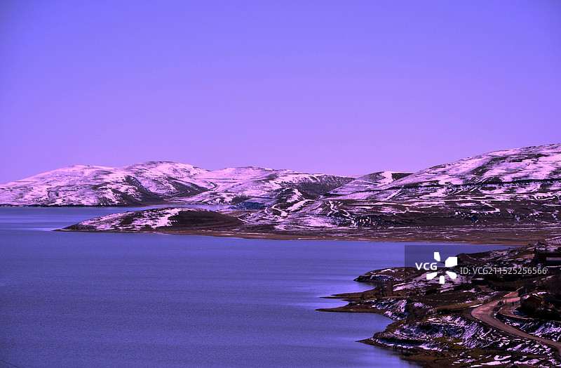 云南昭通大山包雪景湖泊图片素材