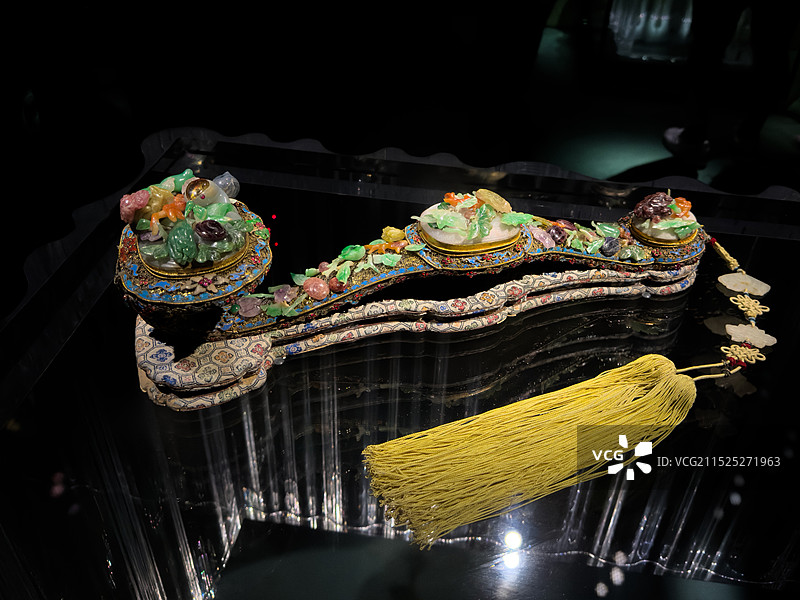 木胎嵌宝石银镶金如意，清朝，台北故宫博物院文物图片素材