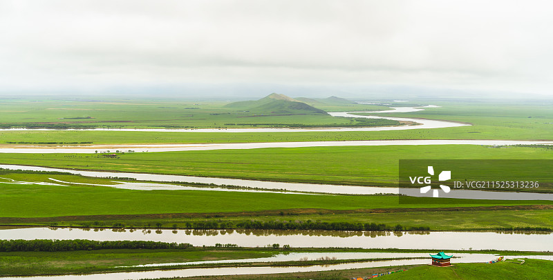 黄河第一湾甘南大草原绿色自然风光群山图片素材