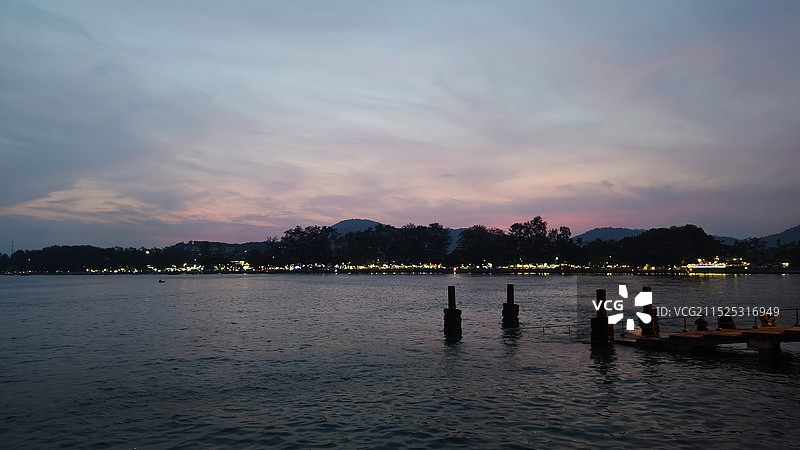 泰国普吉岛珊瑚岛岸边图片素材