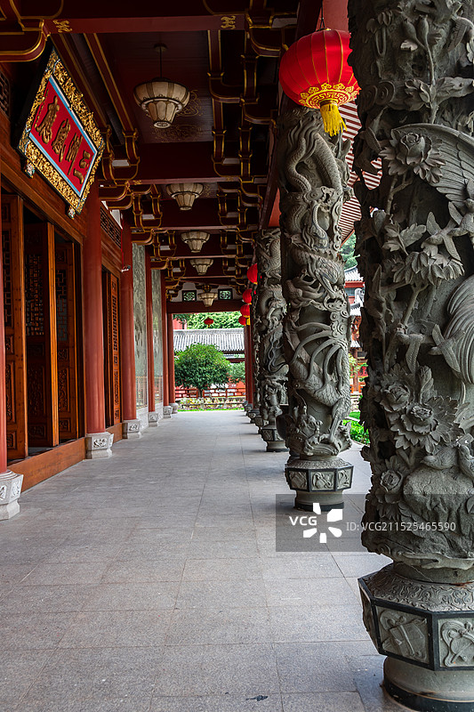 福州旗山万佛寺雕花石柱图片素材