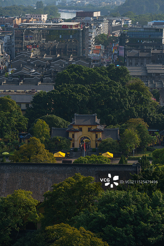 桂林独秀峰上看桂林城、桂林中轴线（靖江王城、正阳步行街、象鼻山）图片素材