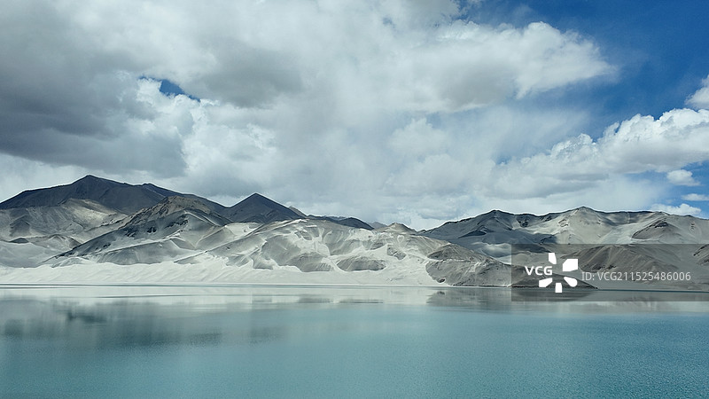 克孜勒苏柯尔克孜阿克陶县白沙山-白沙湖图片素材