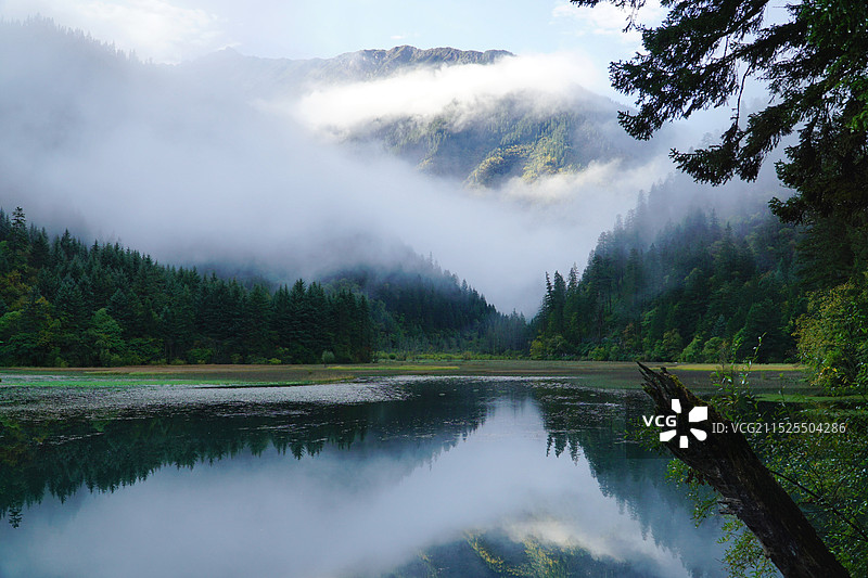 九寨归来不看水Beautiful scenery of Jiuzhaigou，China图片素材