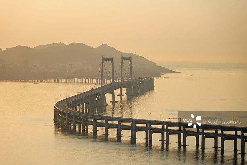 大连星海湾大桥日出图片素材