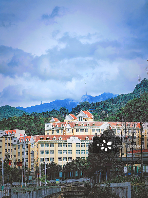 麻栗坡县职中的建筑景观图片素材