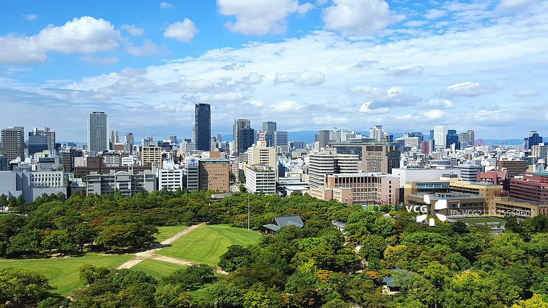 日本大阪府，从大阪城公园眺望大阪市区图片素材