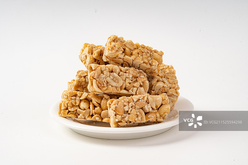 白底上的传统小吃花生酥图片素材
