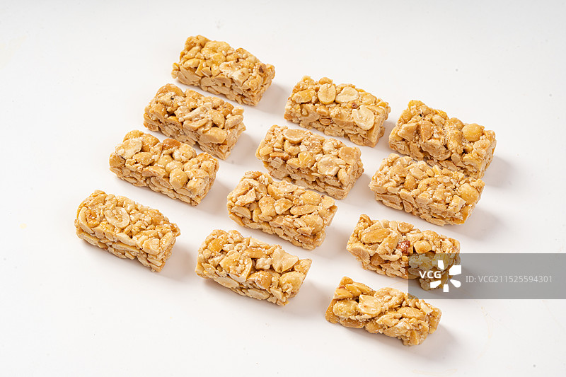 白底上的传统小吃花生酥图片素材