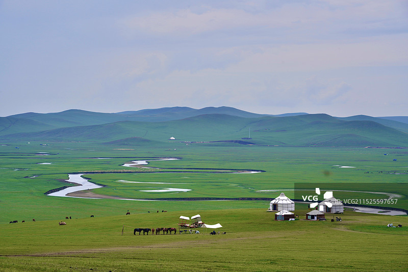 草甸上的额尔古纳河图片素材