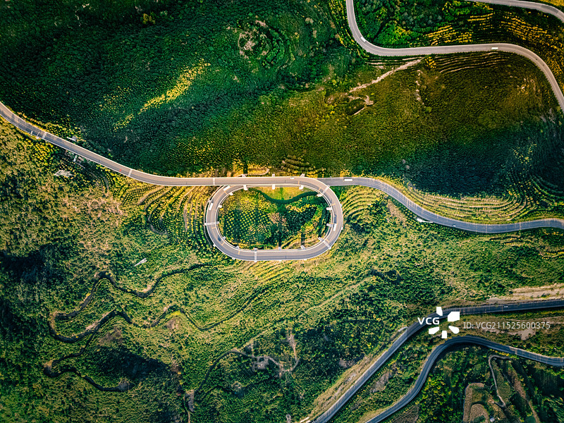 绿林山间之“天路”图片素材