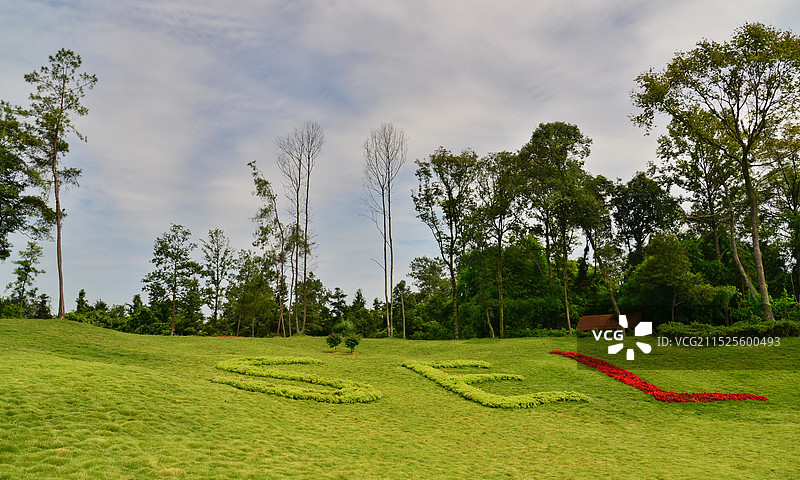 夏季绿色的百合花园区景色，成都周边，眉山浦江石象湖公园图片素材