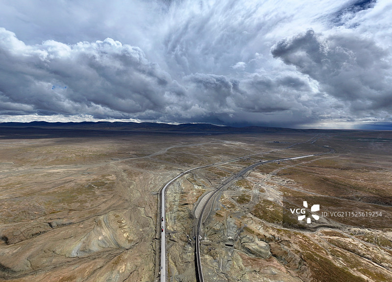 青海省玉树州青藏公路昆仑山世界地质公园昆仑山口航拍图片素材