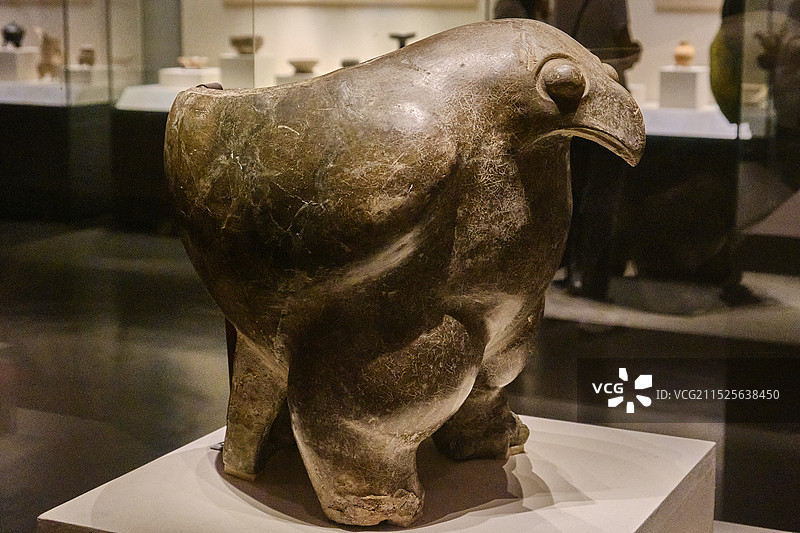 中国国家博物馆文物：仰韶文化  鹰形陶鼎图片素材