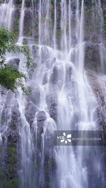 清远古龙峡山间瀑布图片素材