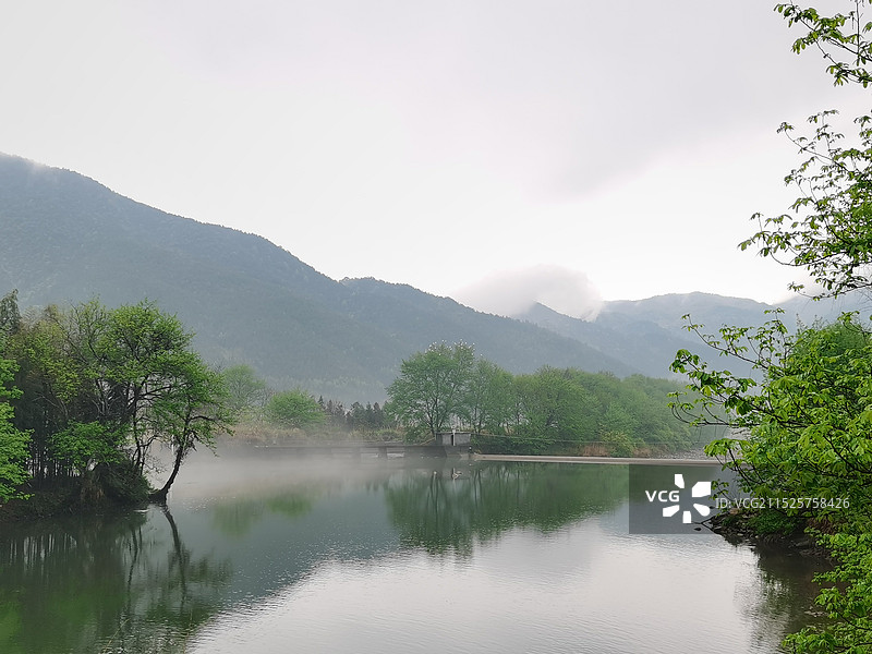偶遇炎陵的雨中山水图片素材