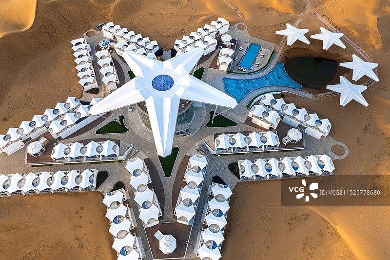 宁夏回族自治区中卫市沙坡头区迎水桥镇网红沙漠星星酒店白昼夜晚航拍风景图片素材