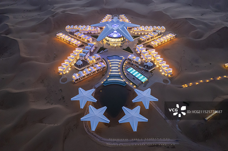 宁夏回族自治区中卫市沙坡头区迎水桥镇网红沙漠星星酒店白昼夜晚航拍风景图片素材