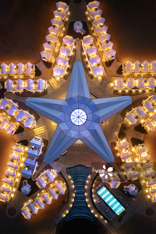 宁夏回族自治区中卫市沙坡头区迎水桥镇网红沙漠星星酒店白昼夜晚航拍风景图片素材