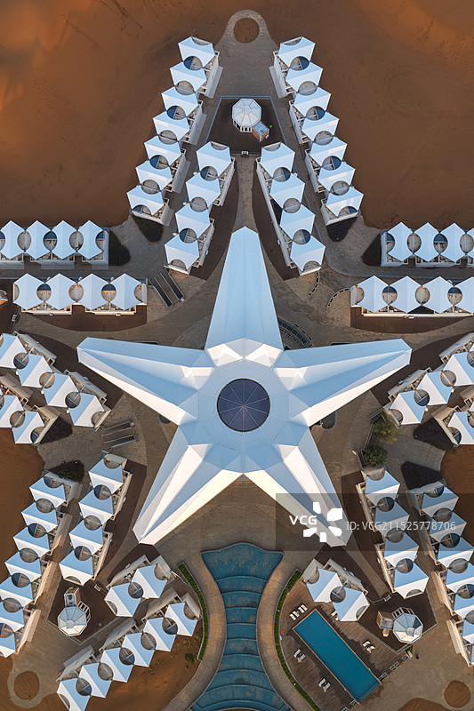 宁夏回族自治区中卫市沙坡头区迎水桥镇网红沙漠星星酒店白昼夜晚航拍风景图片素材