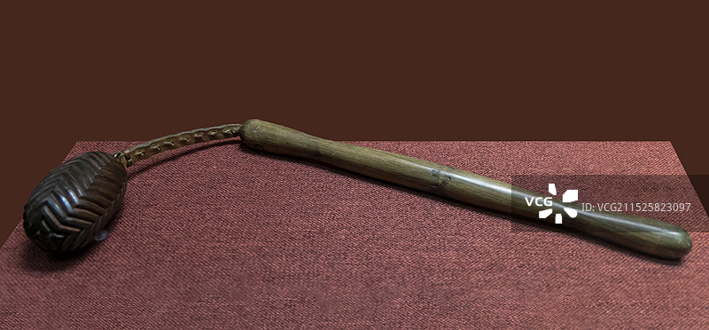 天津博物馆（天津文博院）“哈萨克斯坦历史文物展”：击棍（18—19世纪，木头、皮革，哈萨克斯坦）图片素材