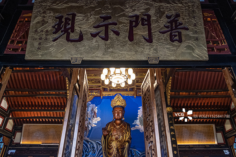 四川成都锦江大慈寺观音殿南海观世音菩萨像图片素材