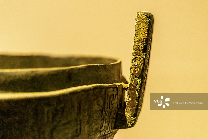 宋公固鼎【春秋，2009年山东省枣庄市峄城区徐楼村1号墓出土，枣庄市博物馆】图片素材