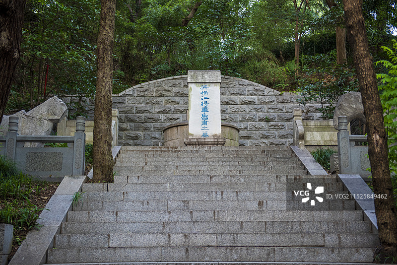 三国人物鲁肃之墓  北固山风光图片素材