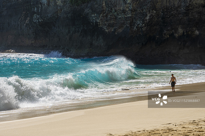 印尼巴厘岛佩尼达岛精灵坠崖沙滩（Nusa Penida, Klingking beach）图片素材