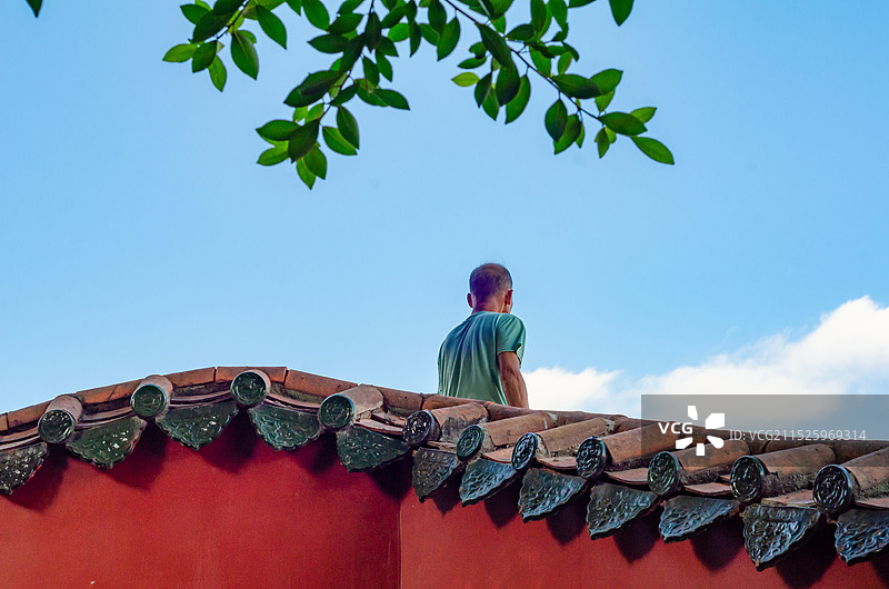 泉州市开元寺的红墙外图片素材