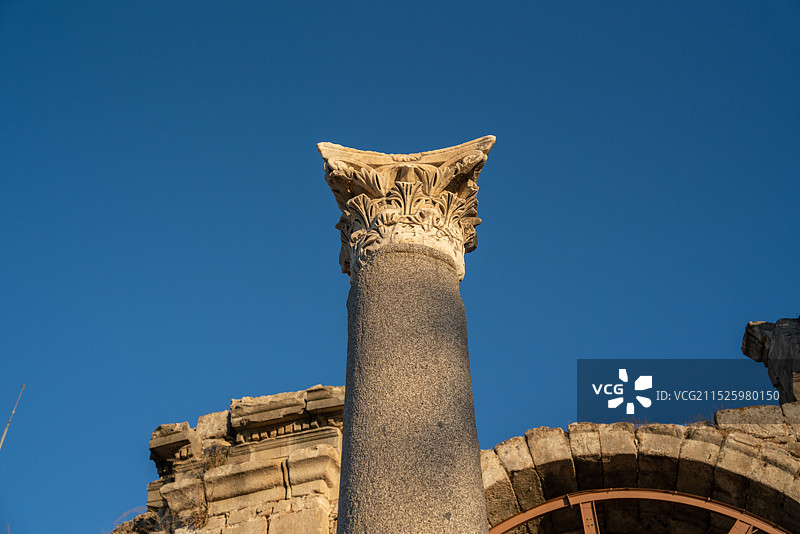 土耳其西代阿斯潘多斯古罗马剧场外罗马立柱图片素材