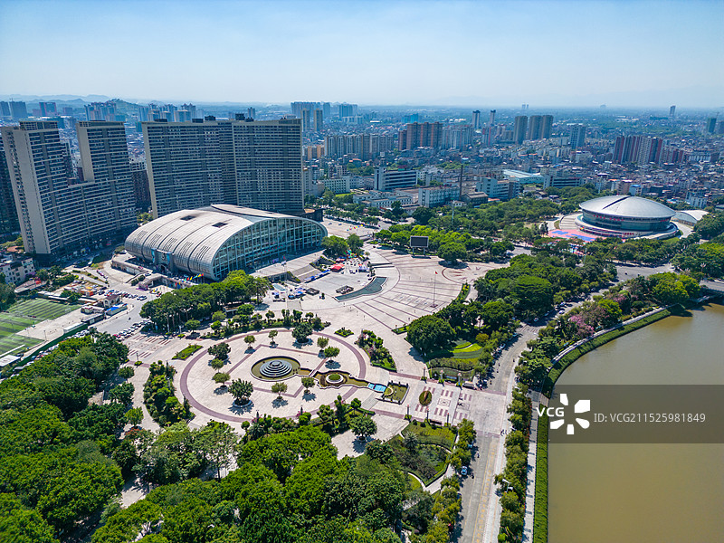 航拍江南公园国际会展中心，广西玉林市图片素材