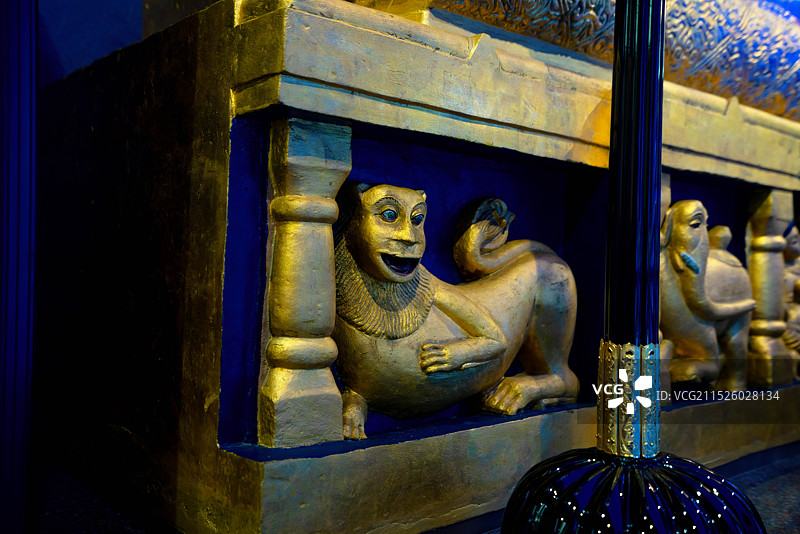 日本九州福冈县久留米市大本山成田山久留米分院，寺庙景区内佛教雕像，佛教历史文化遗产。图片素材