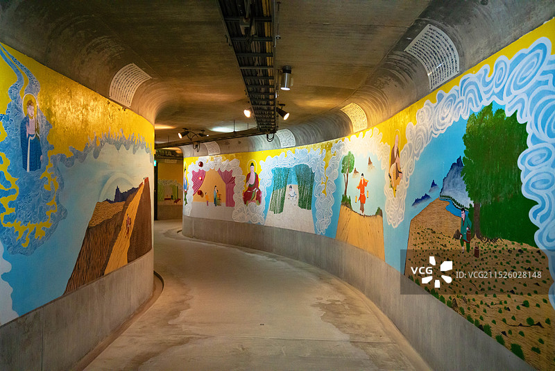 日本九州福冈县久留米市大本山成田山久留米分院，寺庙景区内佛教雕像，佛教历史文化遗产。图片素材