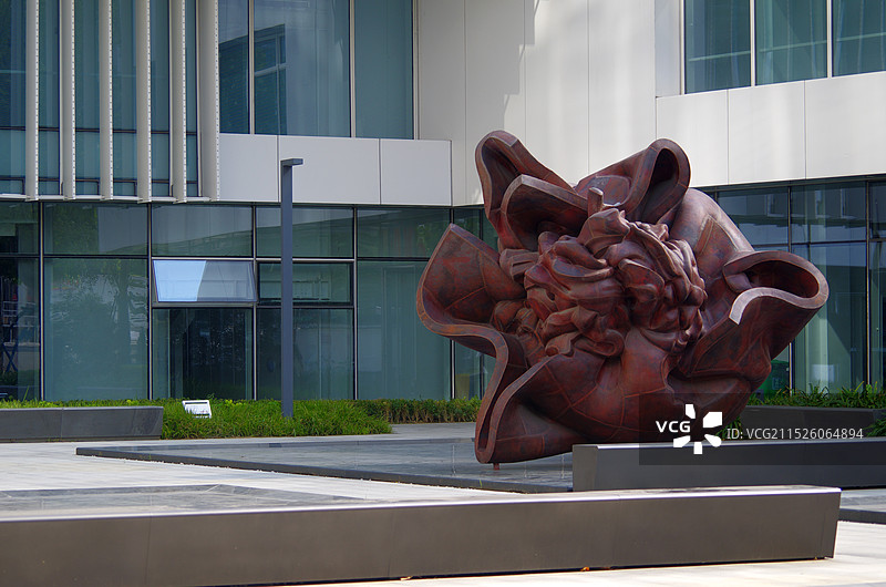 杭州 西泠·武林美术馆广场雕塑"葵"图片素材
