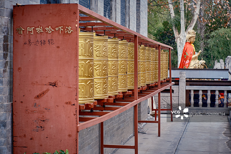 西安大兴善寺转经筒图片素材