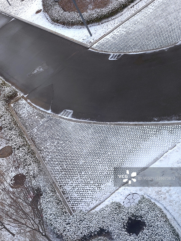 冬天春节期间一场小雪图片素材