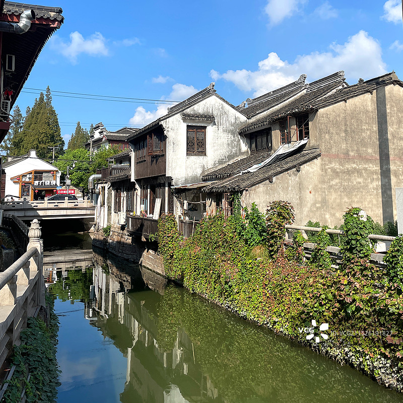 南翔古镇里的河流图片素材