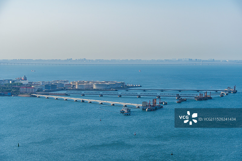 青岛西海岸油库原油码头图片素材